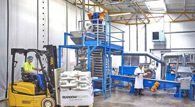 Як виготовляють клеї-розплави?