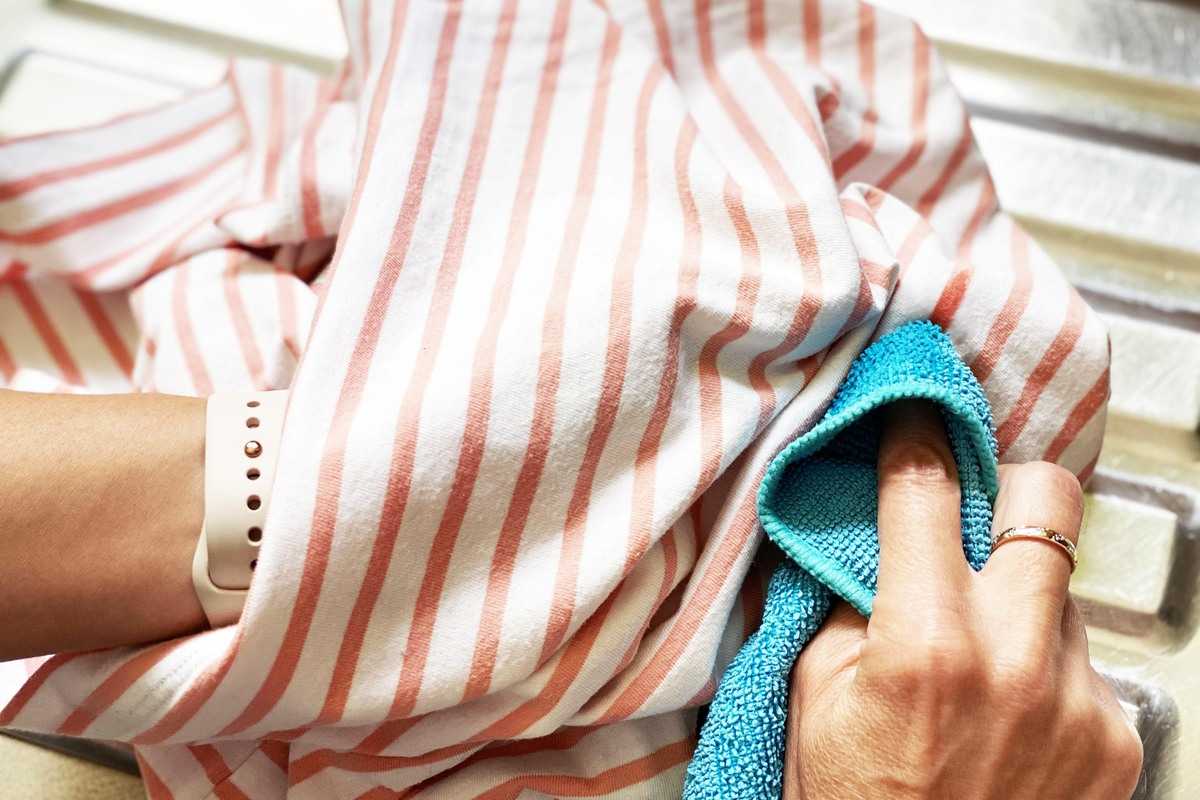 Как убрать клей с ткани: 5 проверенных советов