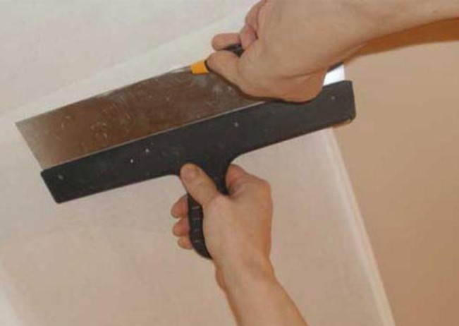 Как правильно клеить стеклохолст: полезные рекомендации по выбору клея и технологии поклейки